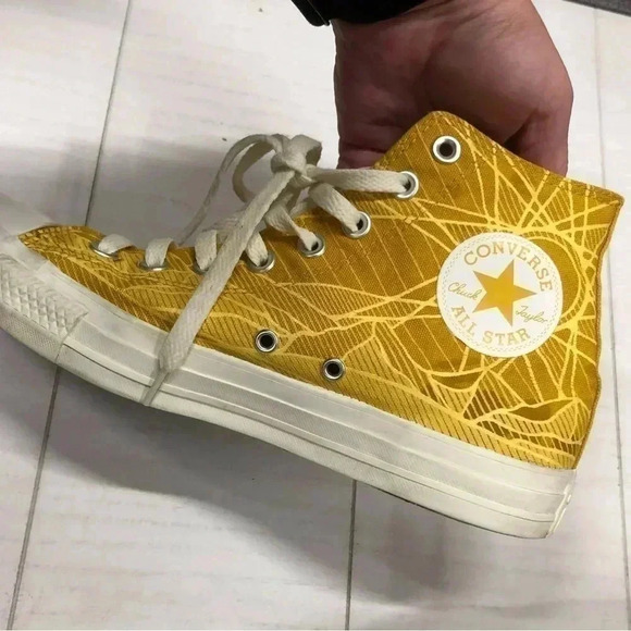 Converse Summer Daze Hi Top ** Hard to Find** Yellow EUC Unisex Men’s 7 Women 9 - Picture 5 of 16